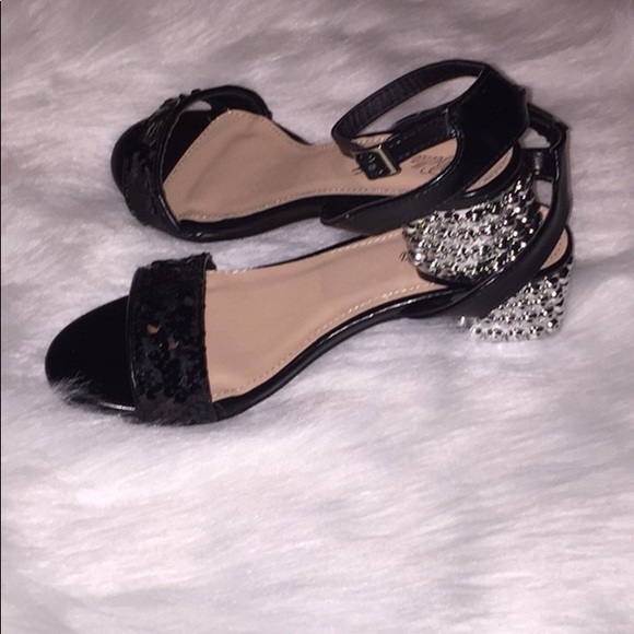 1 Pair Left! Elegant Sparkle Heels - Picture 1 of 7